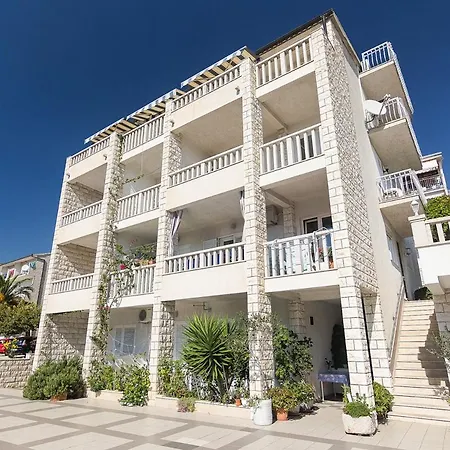 Nada * Makarska